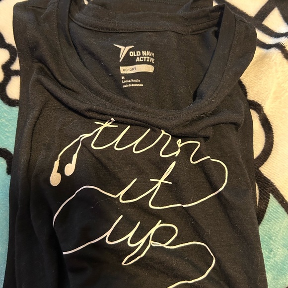 Old navy activewear tank top size medium - Picture 2 of 2